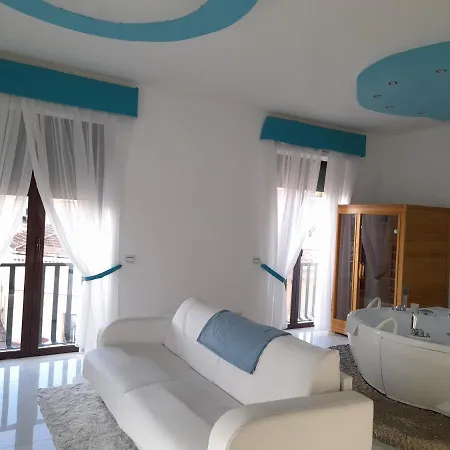 בית הארחה Mayfair Lifestyle By Babylon נאפולי