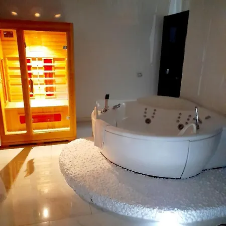 Mayfair Lifestyle By Babylon 3*